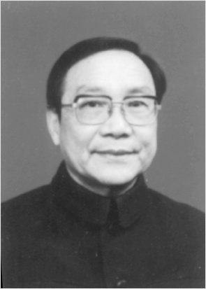 李心田 