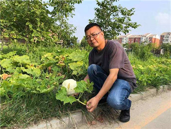 李宏偉《引路人》：人類在災(zāi)難面前的選擇